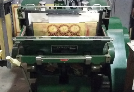 Maquina troqueladora
